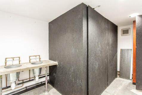 30-36 Bastwick St...