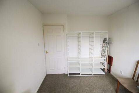 Bedroom 1.jpg
