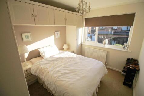 Bedroom 1.jpg