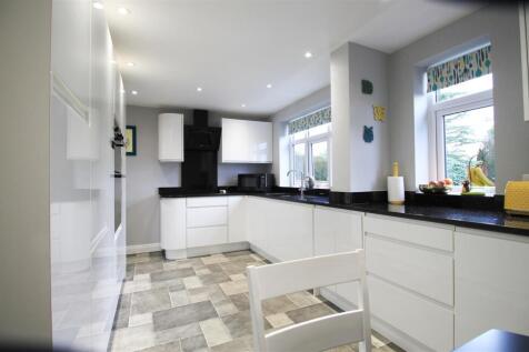 Kitchen..jpg