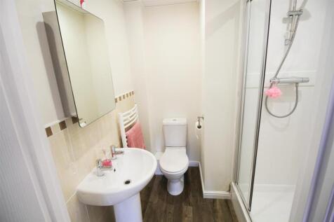 ensuite.jpg