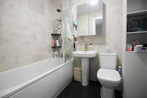 Family Bathroom.jpg
