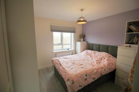 Bedroom 1.jpg