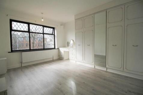 Bedroom..jpg