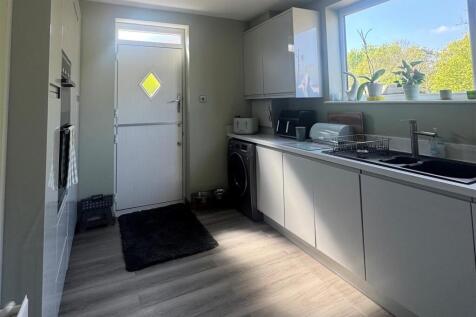 KITCHEN NO 3.jpg