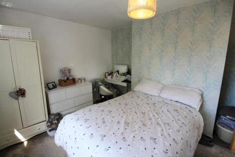 Bedroom..jpg