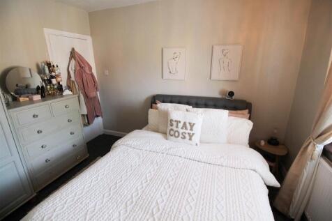 Bedroom.,.jpg