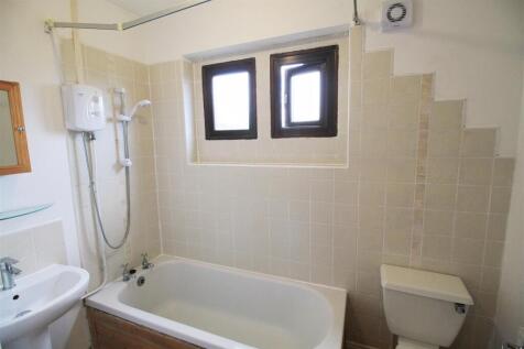 Bathroom..jpg