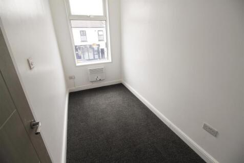 Bedroom 1.jpg