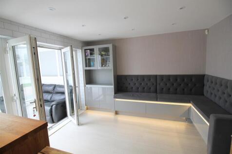 Dining room.jpg