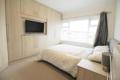 Bedroom 1.jpg