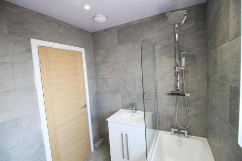 Bathroom..jpg