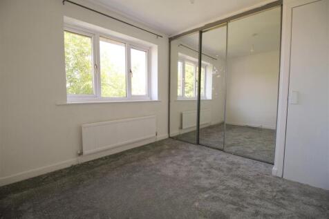 Bedroom 1.jpg