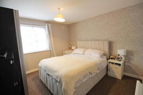 Bedroom 1.jpg