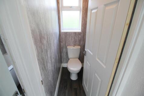 Toilet.jpg