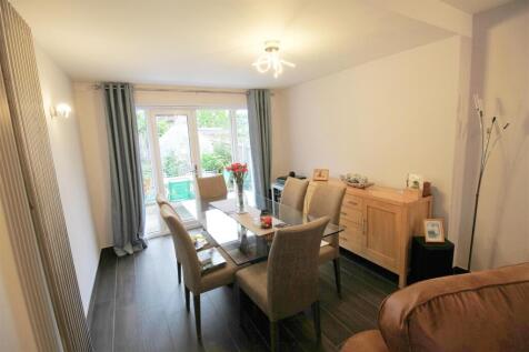 Dining Area.jpg