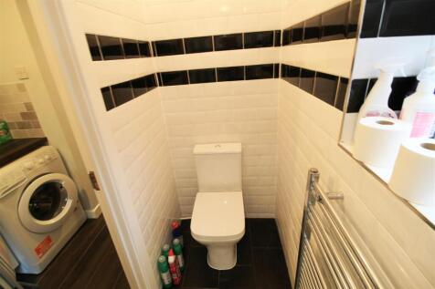 Toilet.jpg