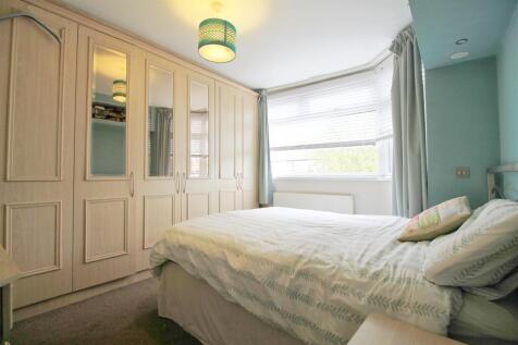 Bedroom 1.jpg