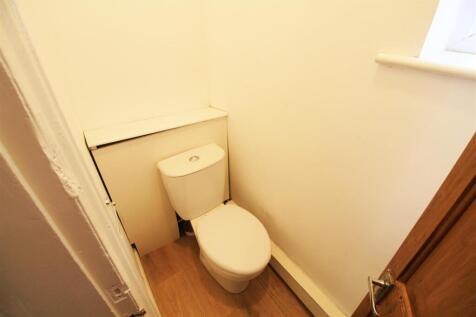 Downstairs toilet.jpg