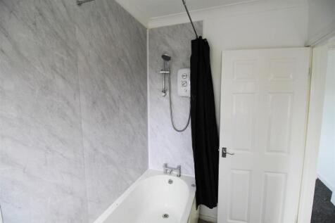 Bathroom..jpg