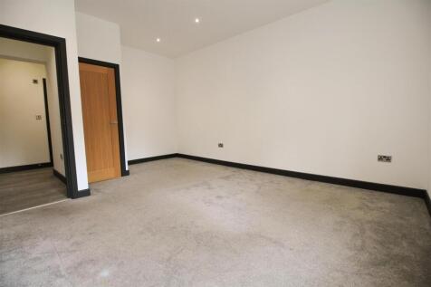 Bedroom..jpg