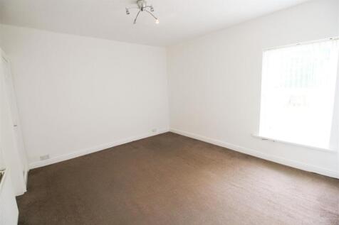 Bedroom 1.jpg
