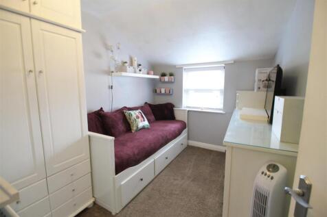 Bedroom 1.jpg