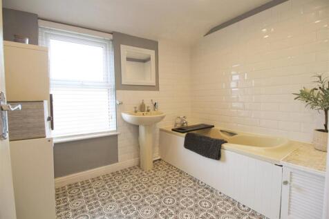 Bathroom.jpg