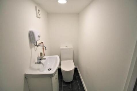 Toilet.jpg