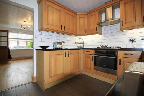 Kitchen,..jpg