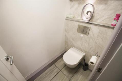 Downstairs toilet.jpg