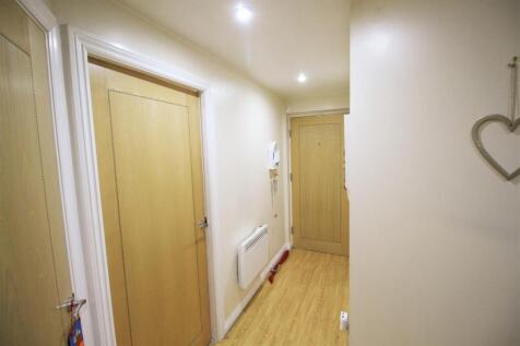 Entrance hall.jpg