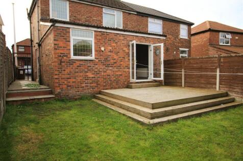 Rear Garden 1.jpg