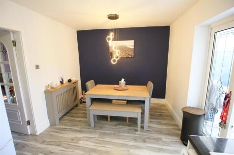 Dining Area.jpg