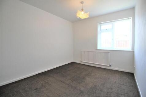 Bedroom 1.jpg