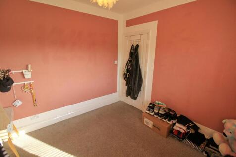 Bedroom..jpg