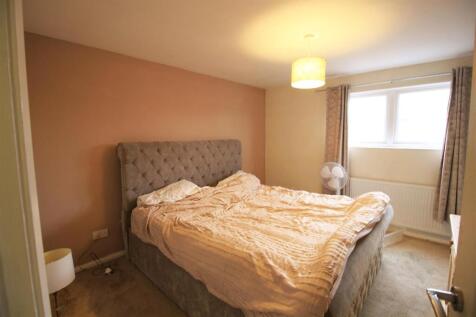 Bedroom..jpg