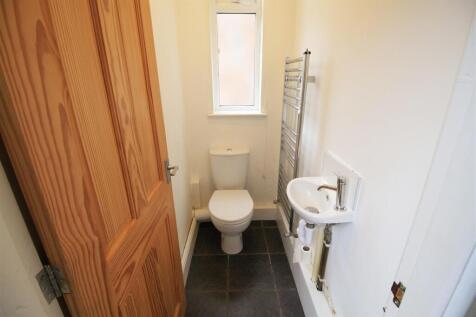 Downstairs toilet.jpg