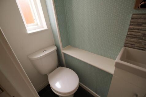 Downstairs toilet.jpg