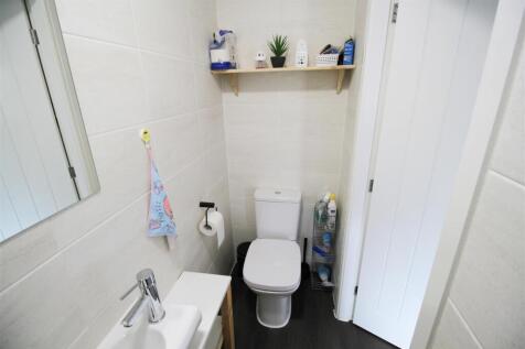 Ground floor wc..jpg