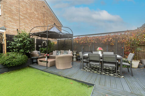 12AyleshamWay-33_bluesky