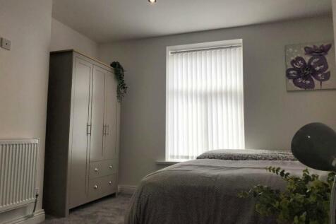 bedroom.JPG