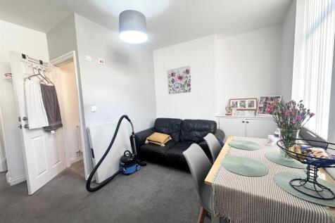 Reception Room 4.74m x 3.71m