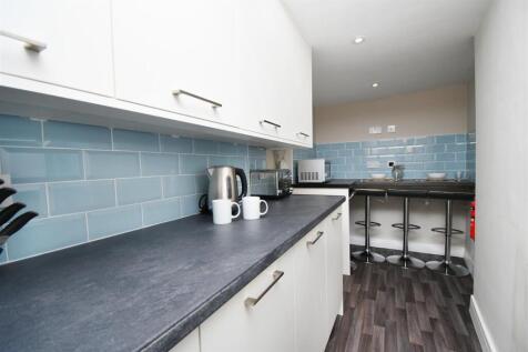 Pic 3 - 12 Ulster Street.jpg