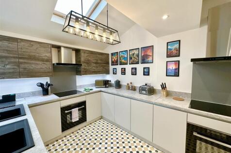 Communal Dining Kitchen