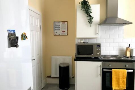Kitchen 2.jpg