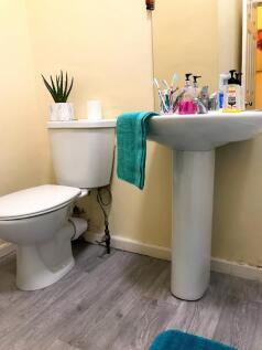 Bathroom 3.jpg