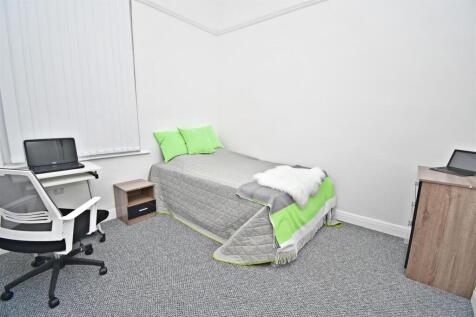 Bedroom 2 (10).jpg
