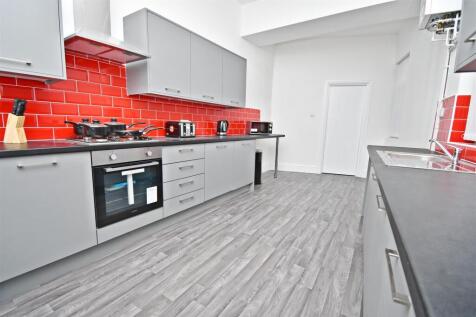 Kitchen (14).jpg