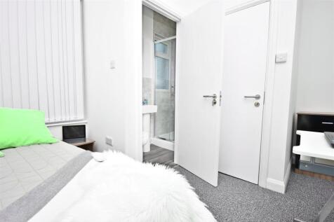 En-suite 2 (2).jpg